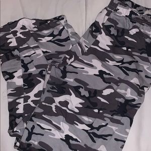 Pretty little thing camo joggers